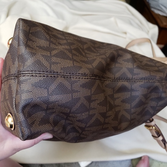 Michael Kors Monogram Brown Convertable - Picture 8 of 8